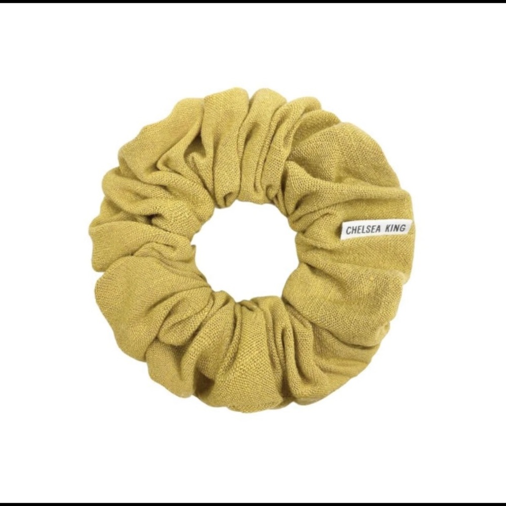 🎉 Host Pick🎉 Chelsea King - Linen Scrunchie